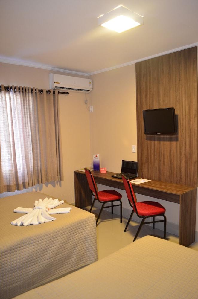 Primar Plaza Hotel 보투카투 외부 사진