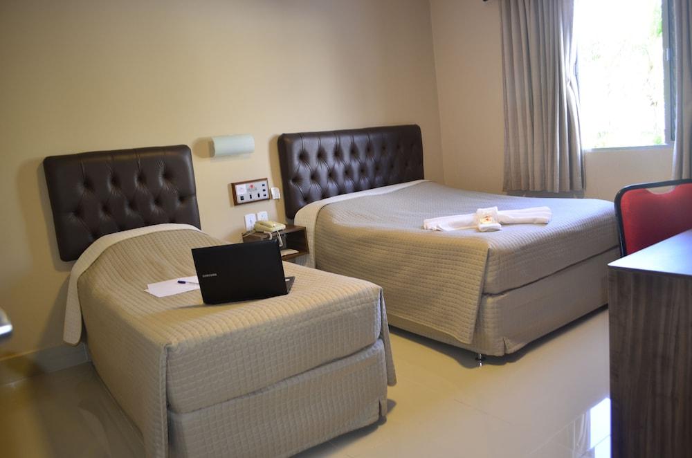 Primar Plaza Hotel 보투카투 외부 사진