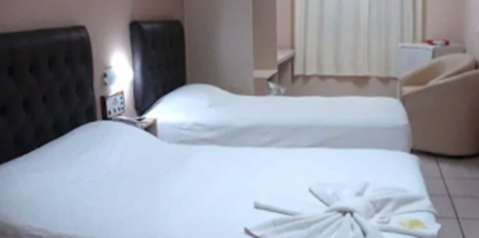 Primar Plaza Hotel 보투카투 외부 사진