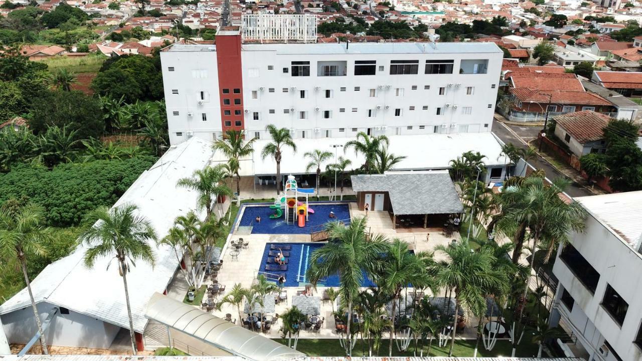 Primar Plaza Hotel 보투카투 외부 사진