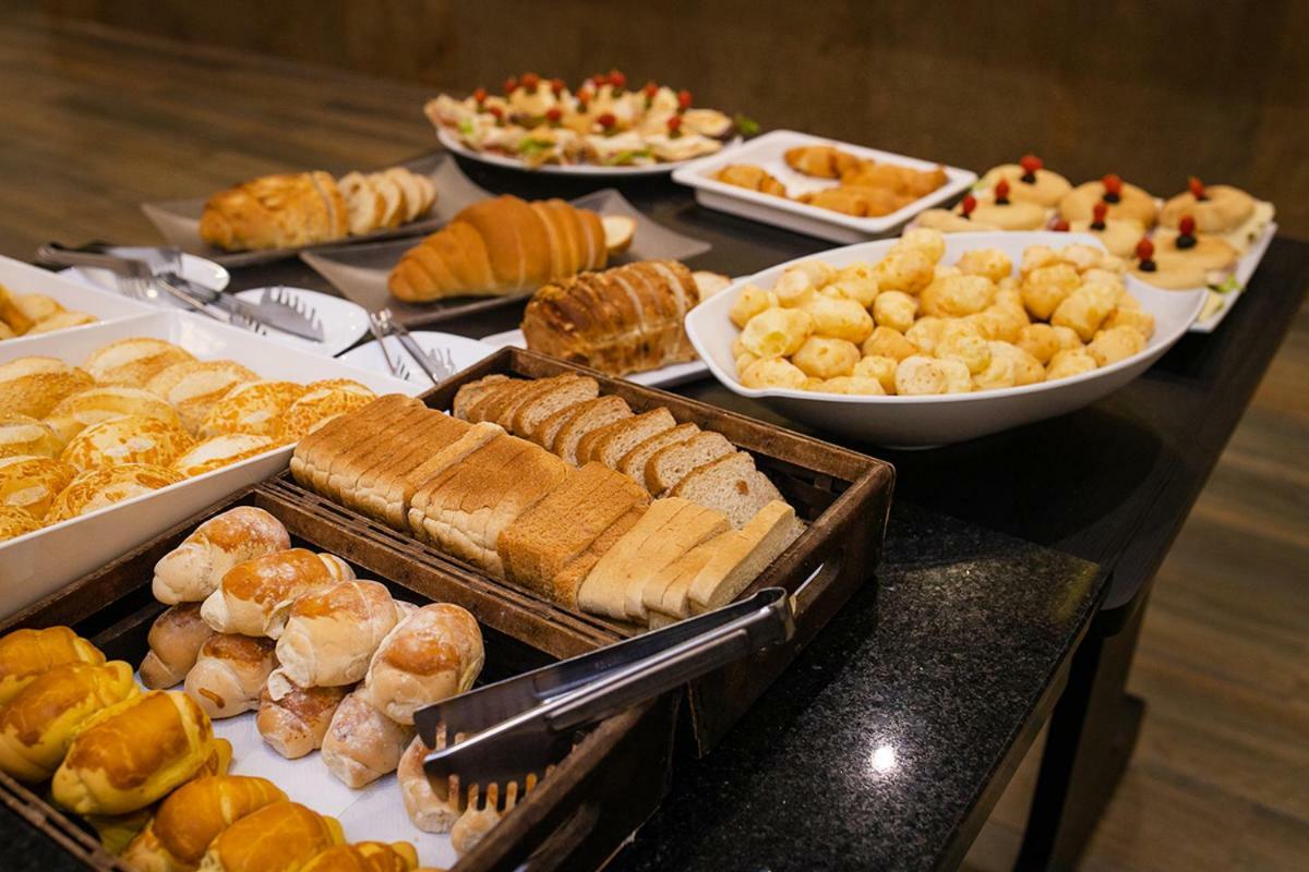 Primar Plaza Hotel 보투카투 외부 사진