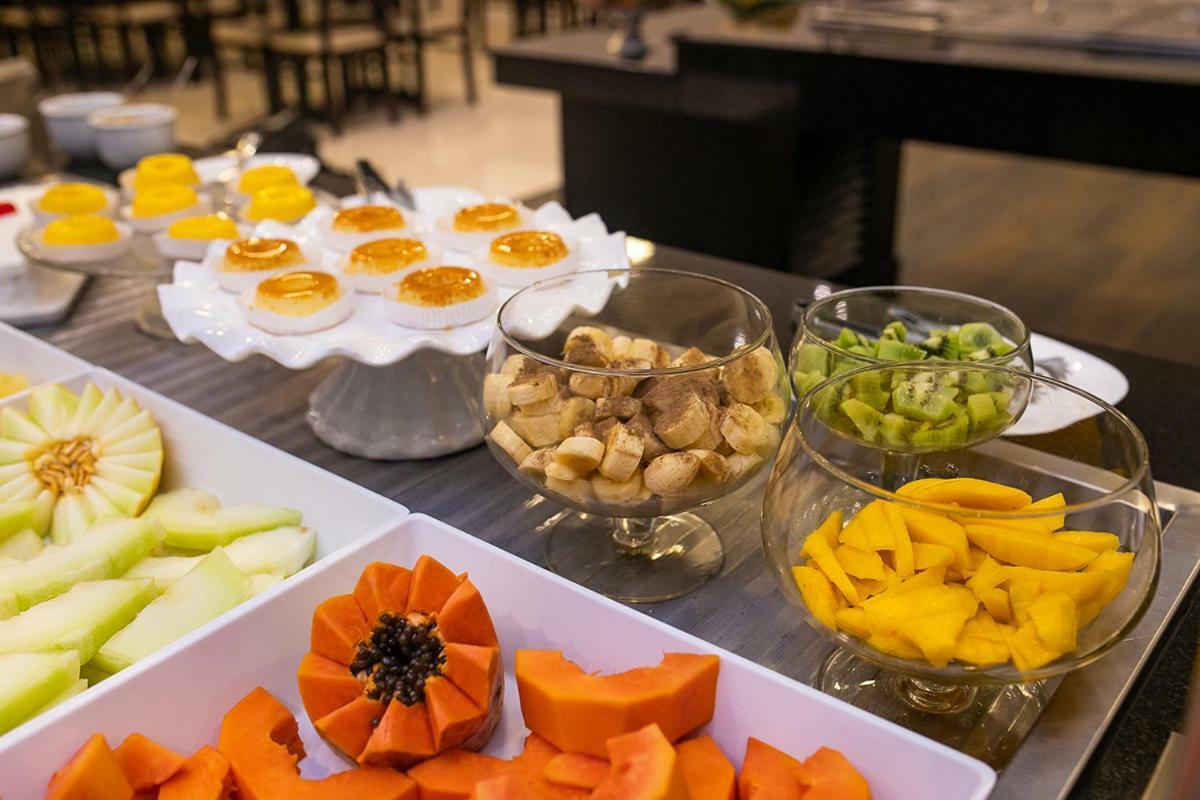 Primar Plaza Hotel 보투카투 외부 사진